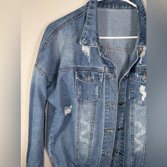 Distressed, women’s medium blue Jean jacket - Picture 2 of 7